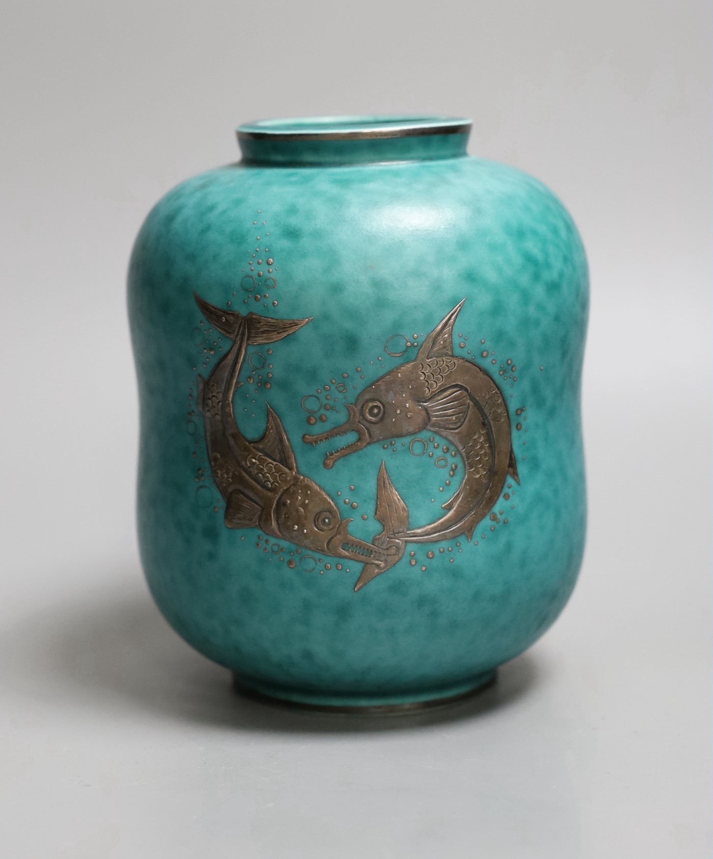 A Gustavsberg Wilhelm Kåge design Argenta 1079 shape vase decorated with two barracudas, 14.5cm